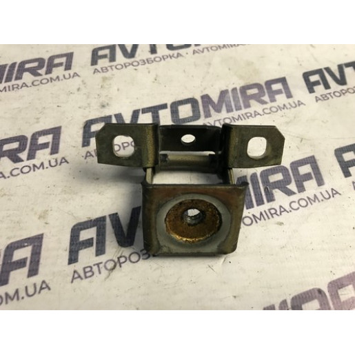 Петля кришки багажника Fiat Punto HB 2005-2018 46832829